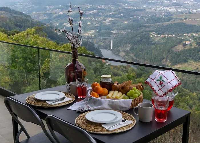 Cherry Douro Hill 펜션 *